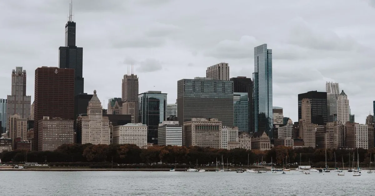 The Chicago skyline with Willis Tower along Lake Michigan, the dense local market where the map pack is won.